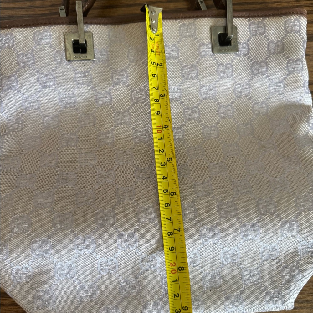 Authentic Gucci GG Lavender/Light Purple Canvas Tote - Picture 12 of 13